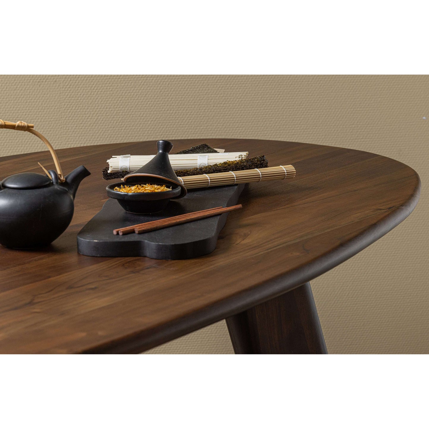 BePureHome Roundly eettafel walnut
