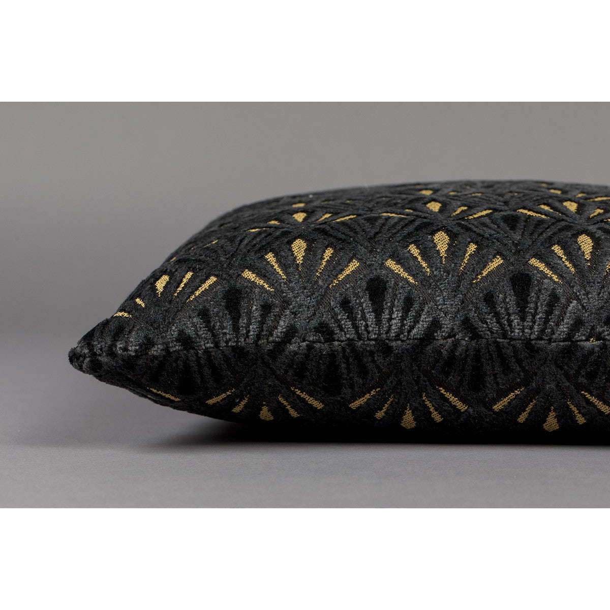 Dutchbone kussen daisy goud 45 x 45 x 12 cm