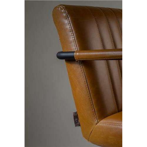 Dutchbone stoel met armleuningen stitched cognac 66 x 58 x 83 cm