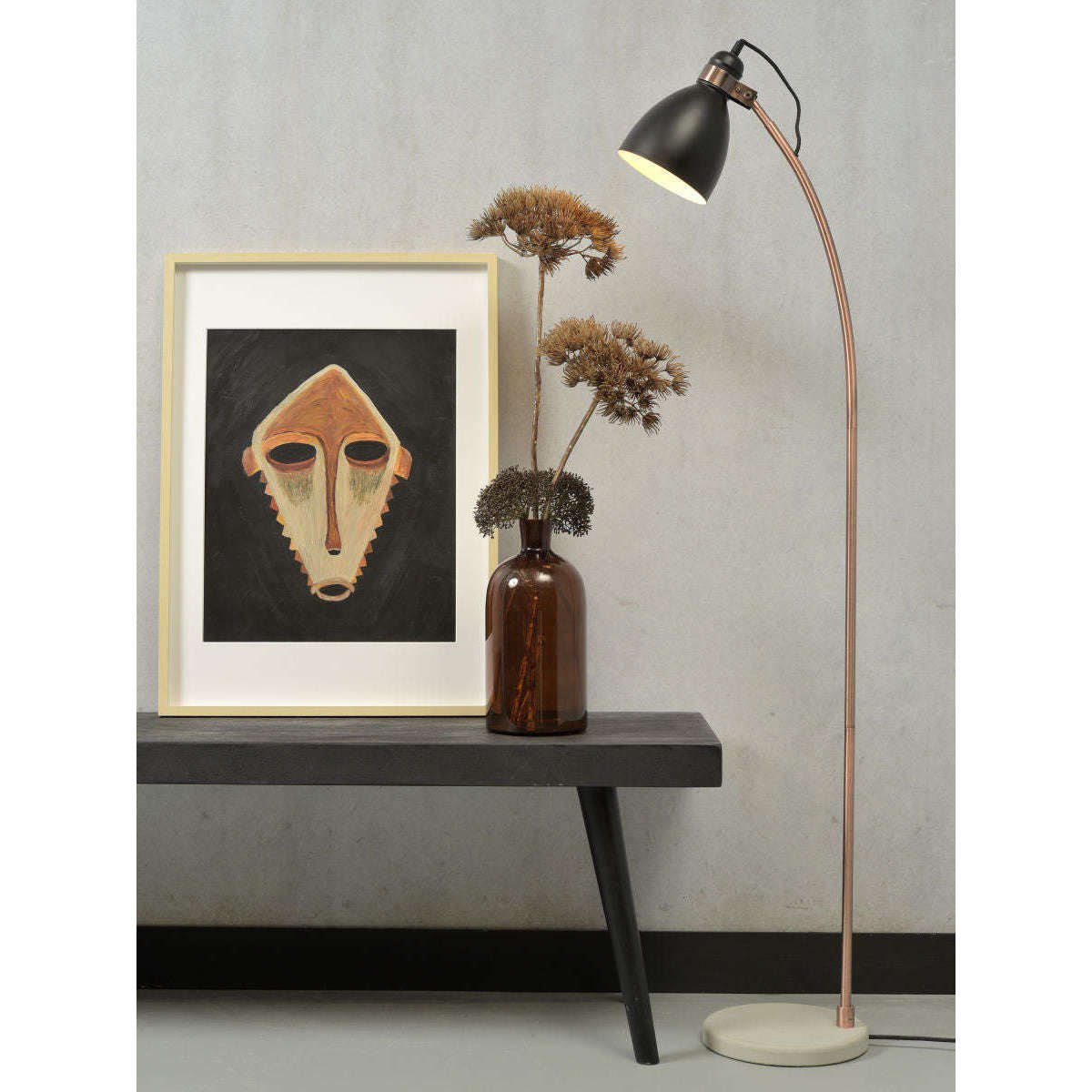 It's about RoMi Vloerlamp ijzer cement voet / koper buis Denver zwart