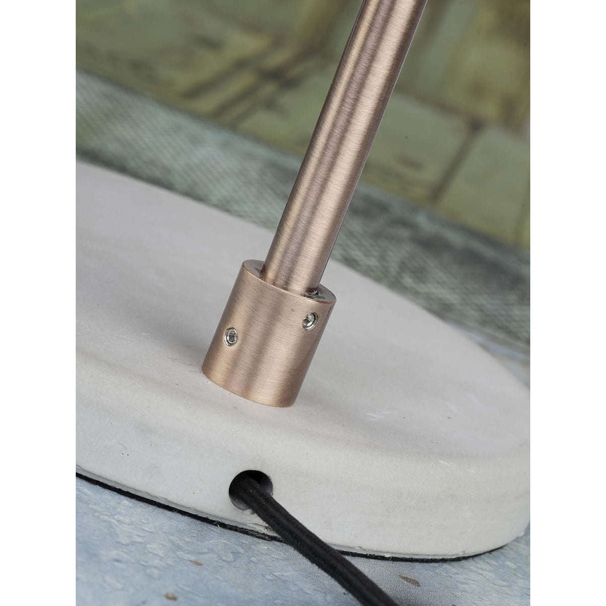 It's about RoMi Vloerlamp ijzer cement voet / koper buis Denver zwart