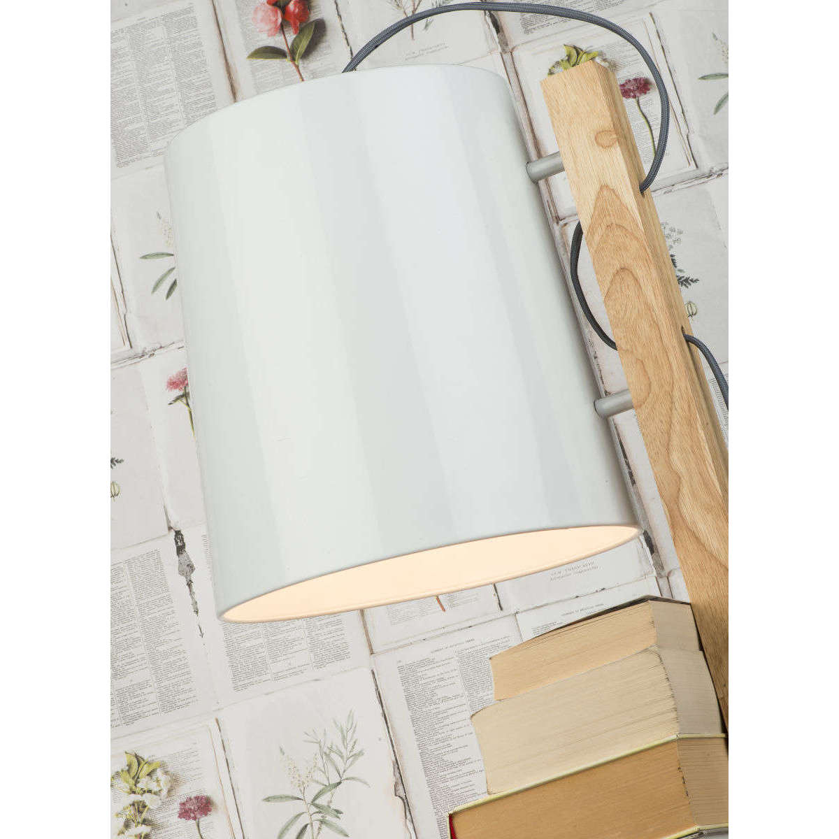 It's about RoMi Vloerlamp ijzer / hout Cambridge wit