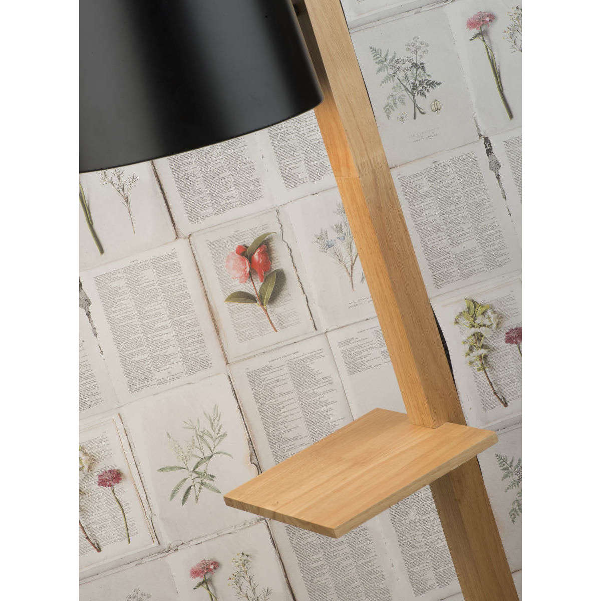 It's about RoMi Vloerlamp ijzer / hout Cambridge zwart
