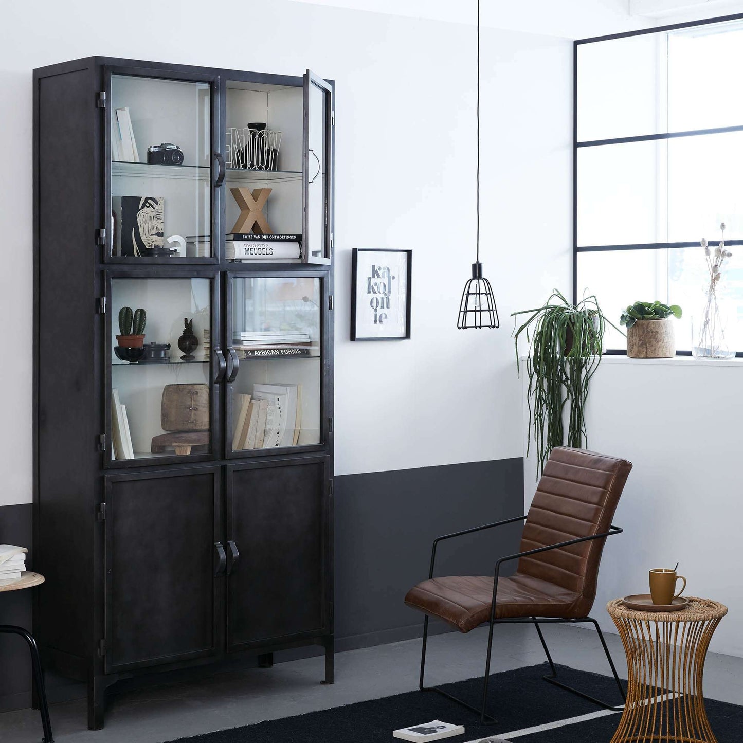 New Routz Ohio 4-deurs vitrinekast zwart