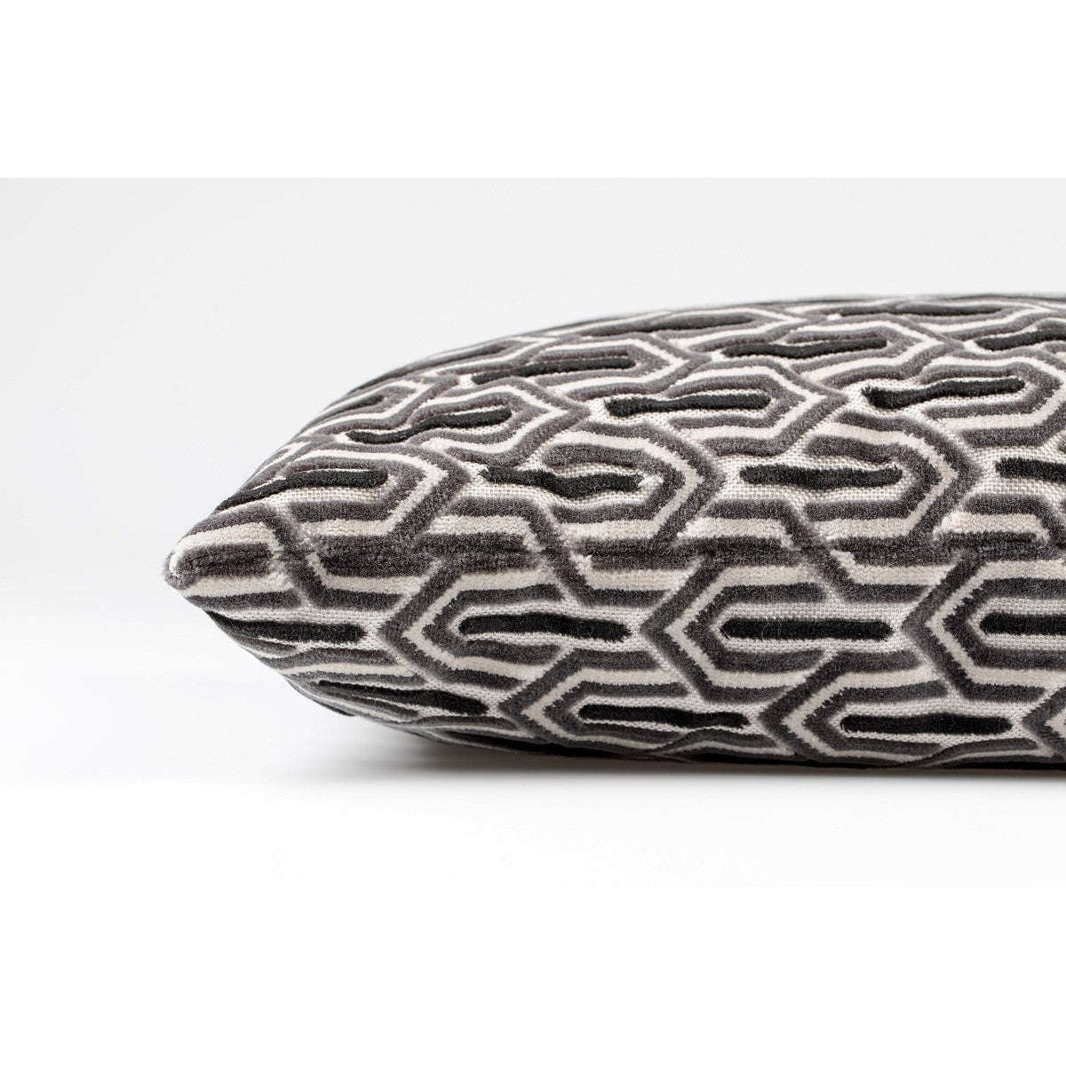 Zuiver kussen beverly zwart 45 x 45 x 12 cm