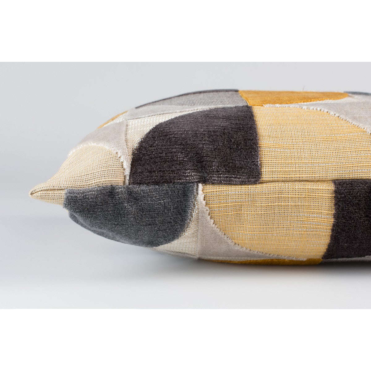 Zuiver kussen club oker 45 x 45 x 12 cm