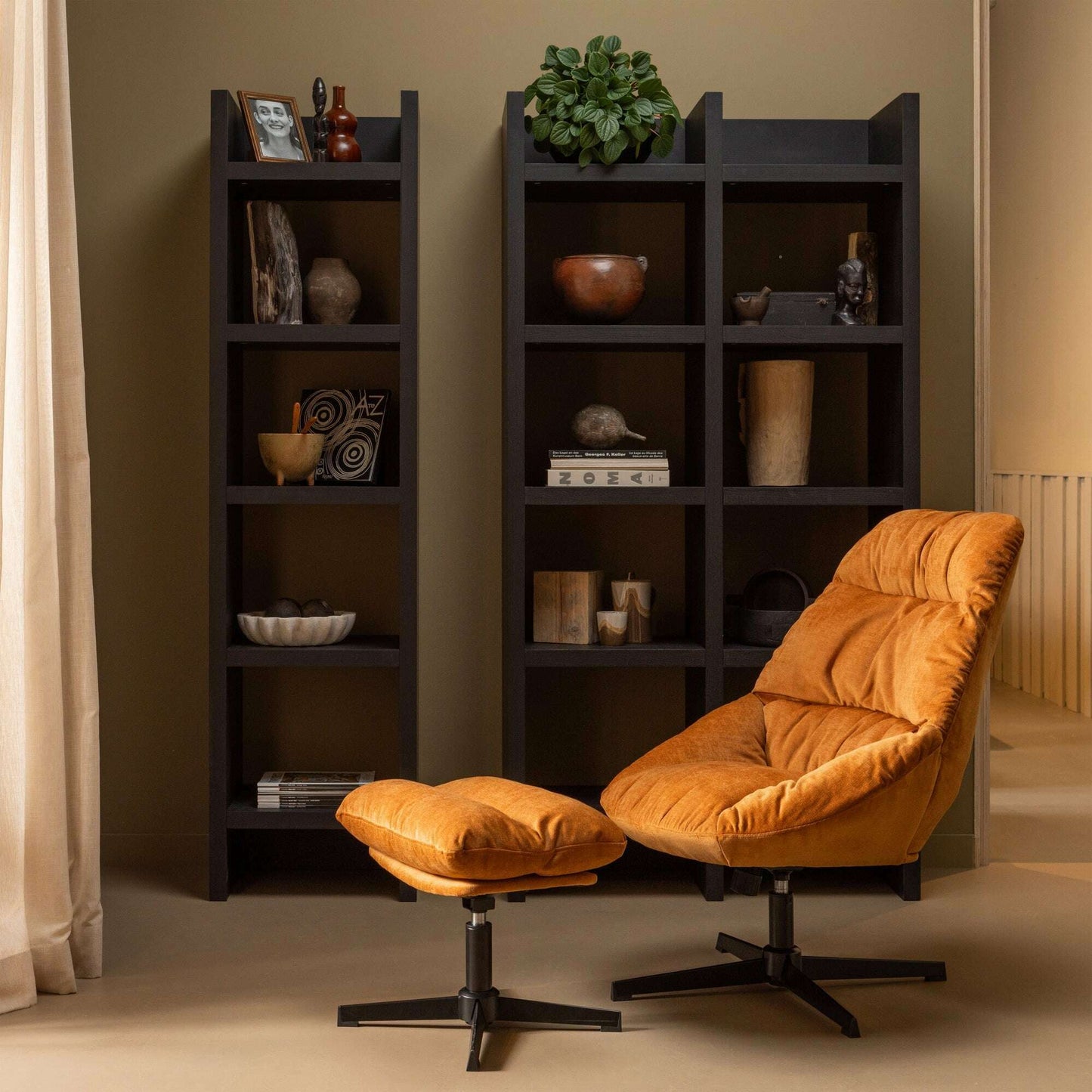 WOOOD Yaro fauteuil met hocker ginger