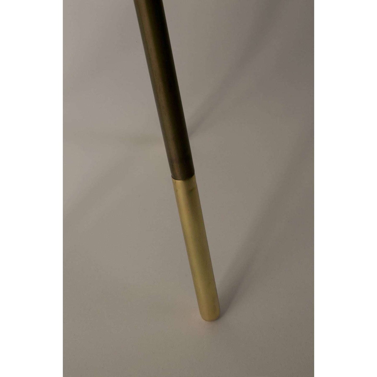 Dutchbone bijzettafel eliot brass a antique Ø37 x 59 cm