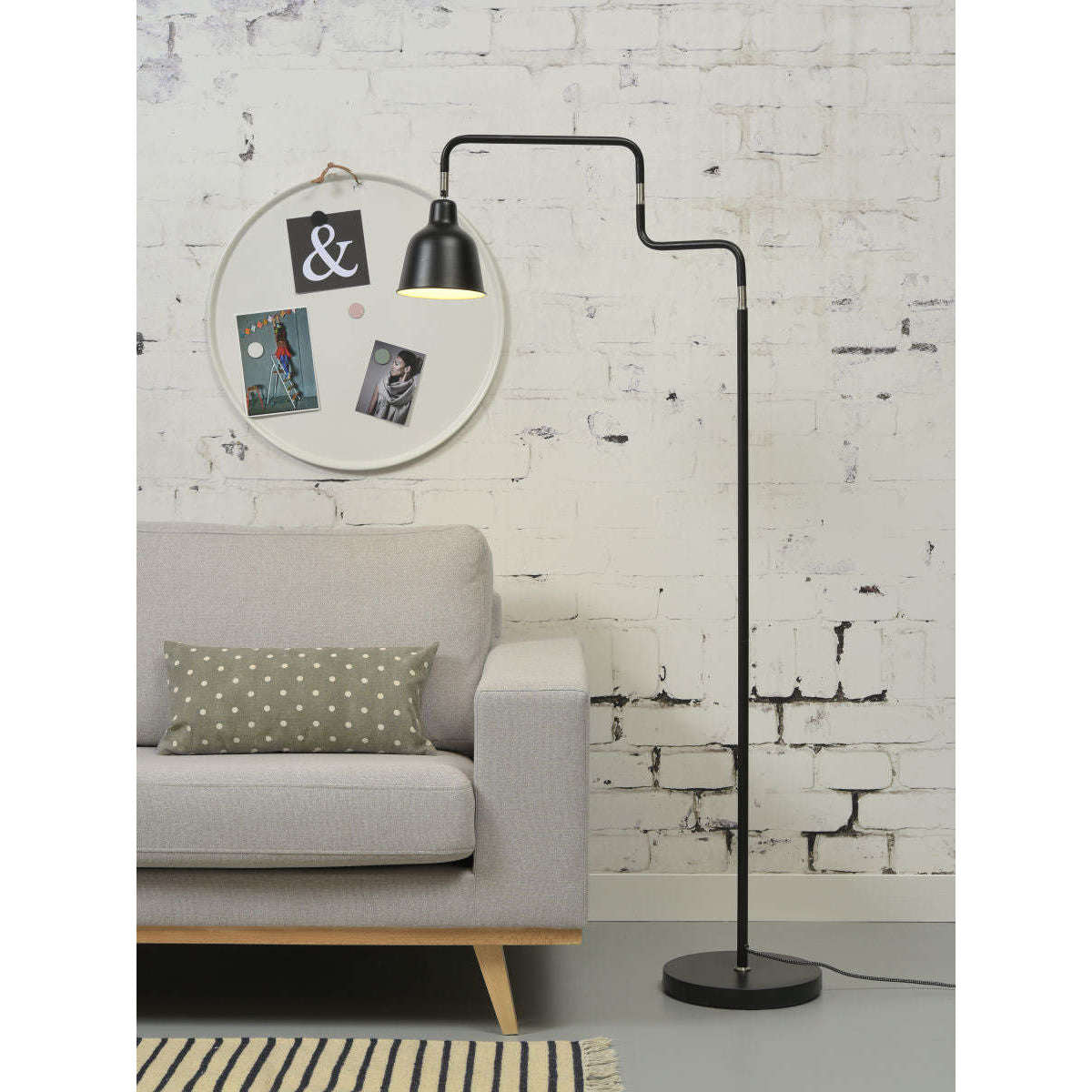 It's about RoMi Vloerlamp ijzer / tube London zwart